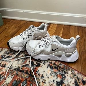 Nike RYZ 365 Sneakers